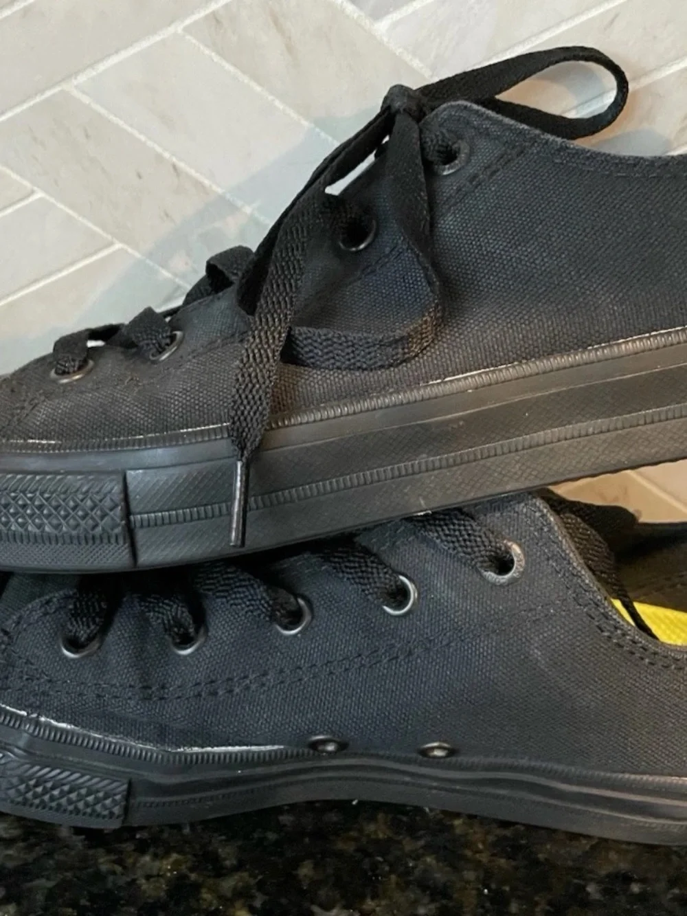 Converse Youth Size 3 Chuck Taylor All Star Sneakers Low Top Black Canvas